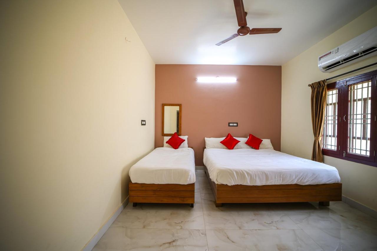 Hotel The Pothigai Palace Kuttālam Exterior foto